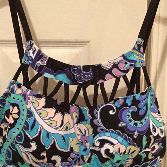 24 & Ocean two piece bathing suit with adjustable straps - Picture 3 of 5